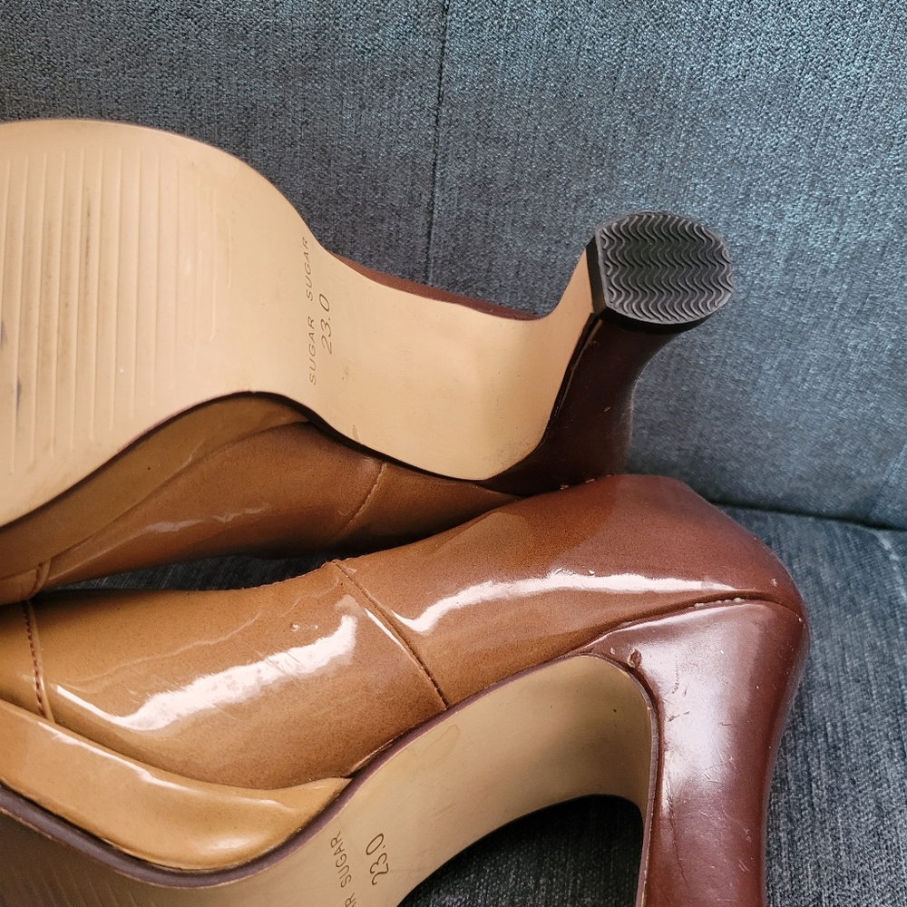 Heels - Picture 4 of 4
